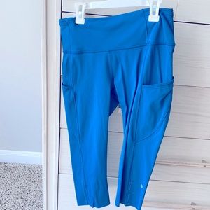 LULU SIZE 8 CROP YOGA PANTS
